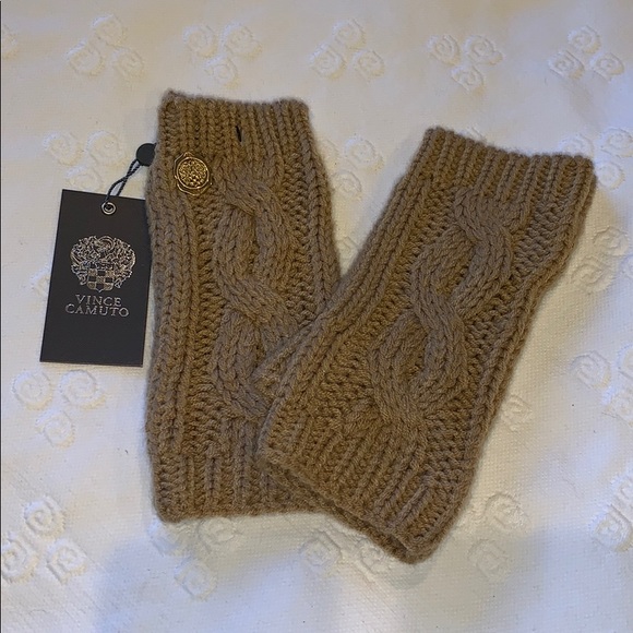 VINCE CAMUTO CABLE ARM WARMERS NWT - Picture 6 of 8